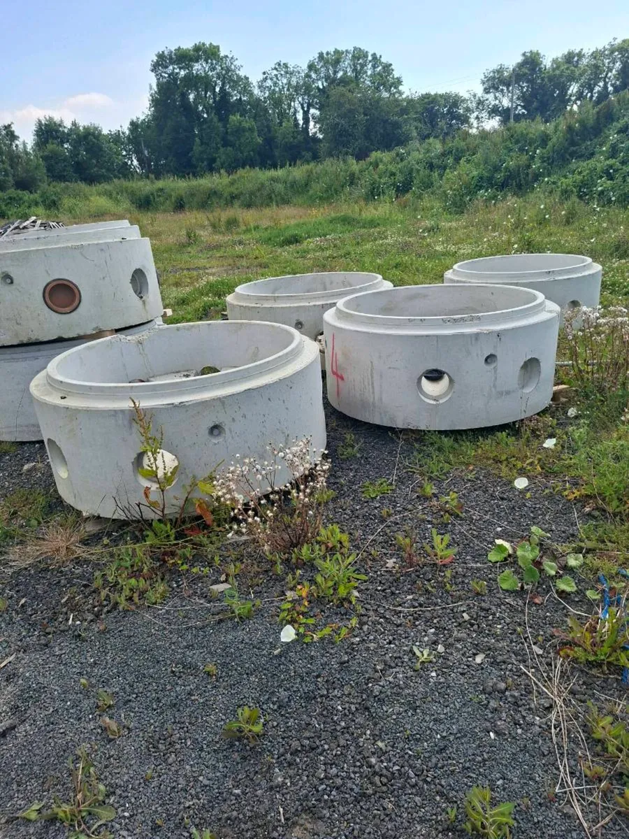 Universal manhole bases - Image 3