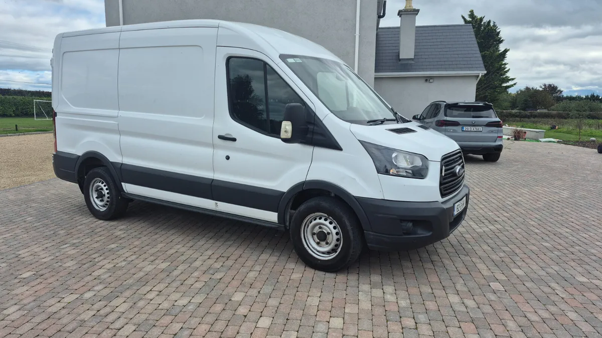 2018 Ford Transit AWD - Image 3