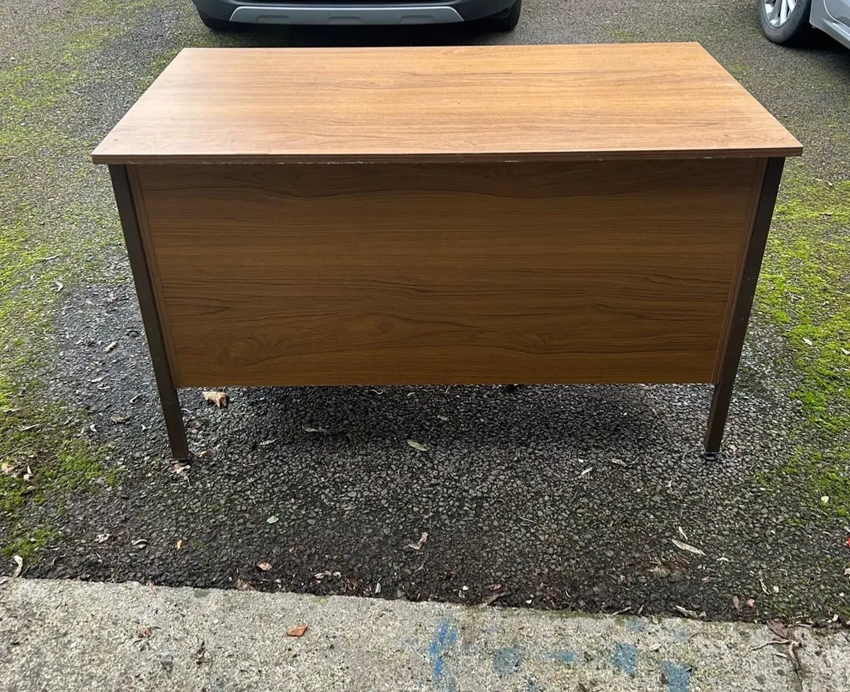 Office desk - Image 2