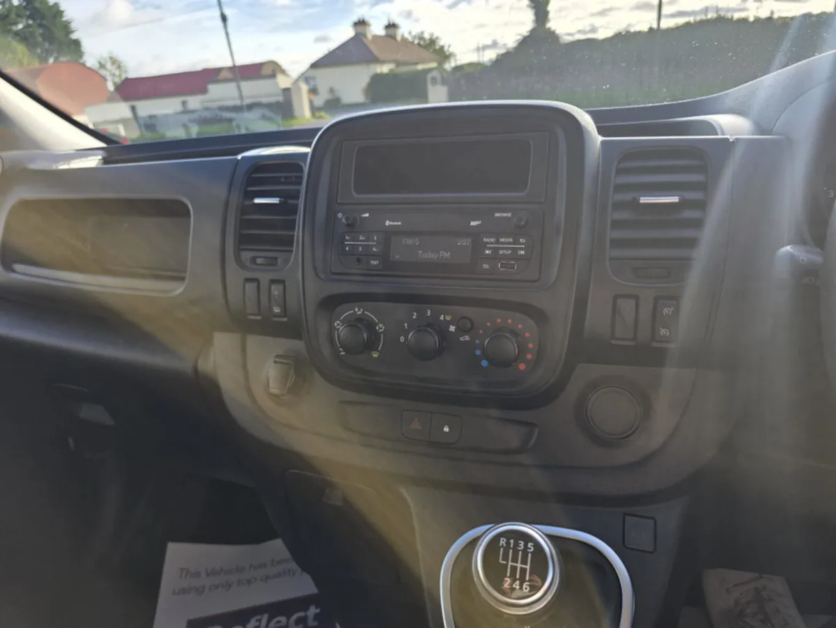 Nissan NV300 LWB 120 XE 1300 MY20 4DR - Image 3