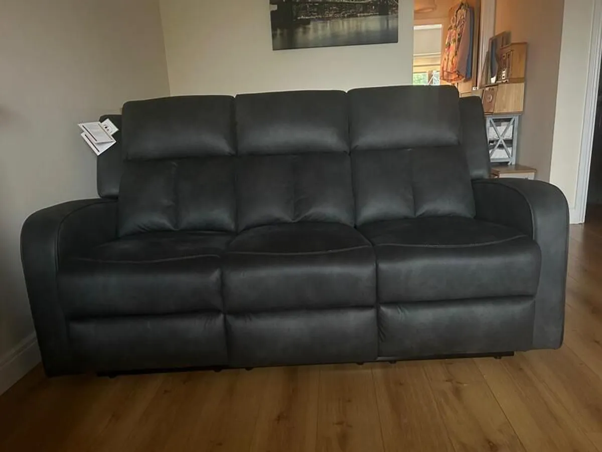 Recliner sofa - Image 2