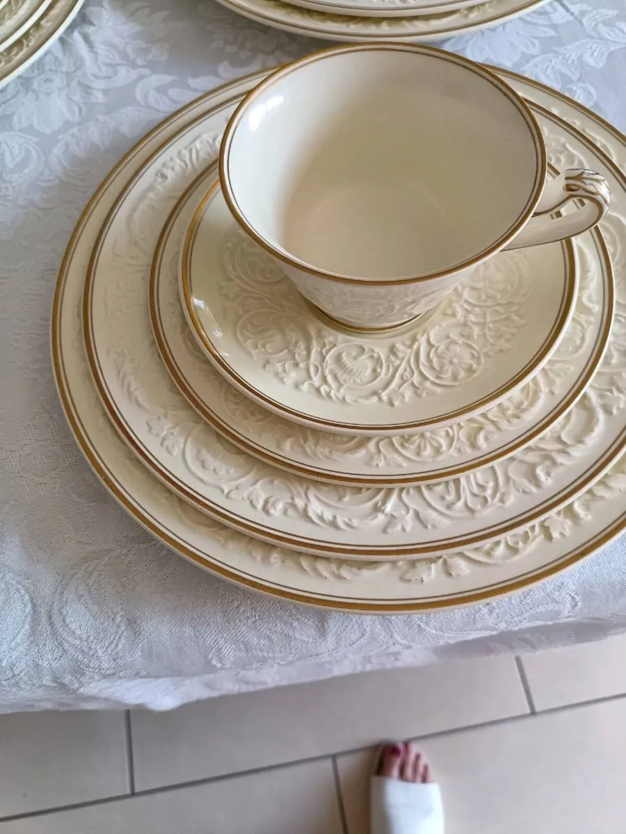 Wedgwood dinner service - Image 4