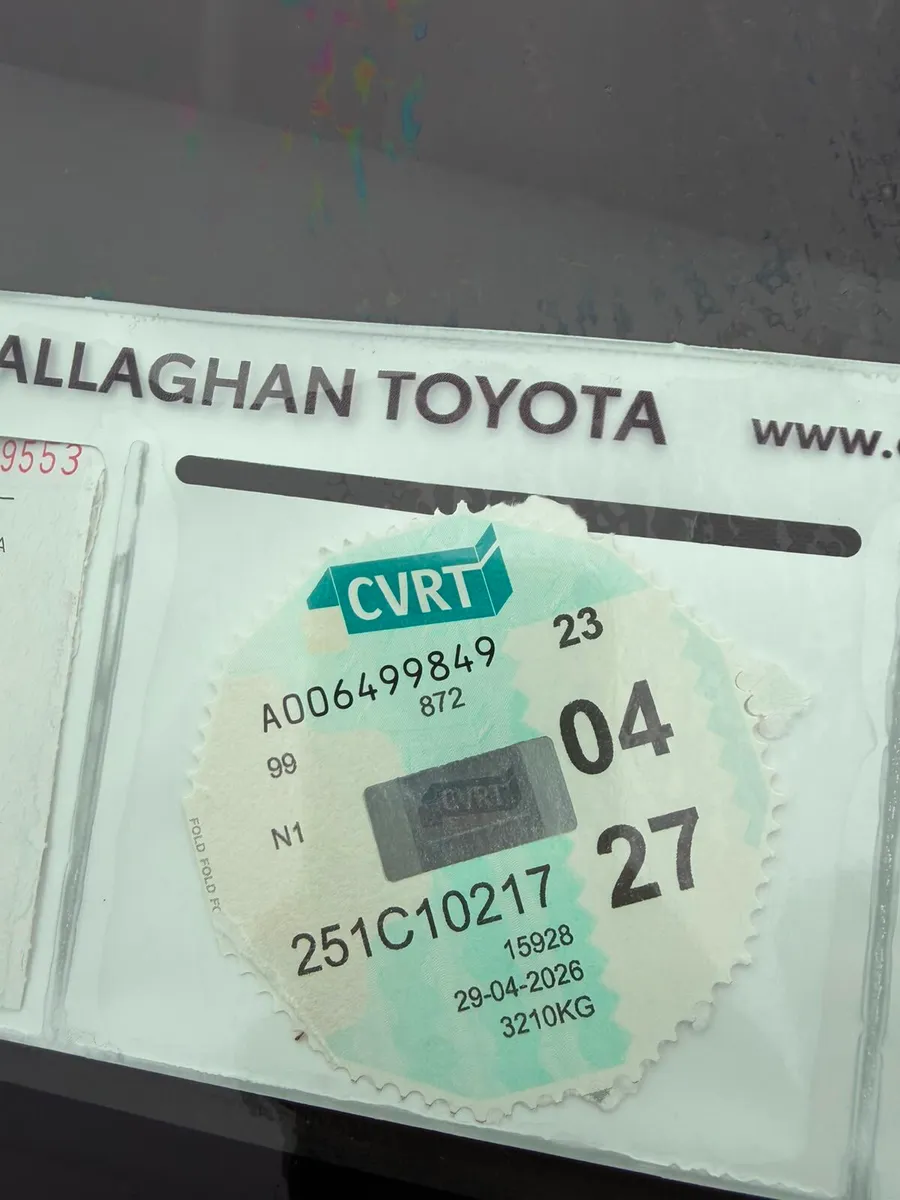 Toyota hi lux gr sport - Image 4