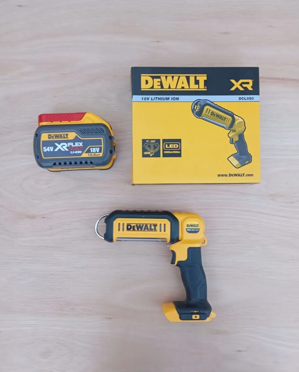 DeWalt Worklight & Battery (New) - Image 1