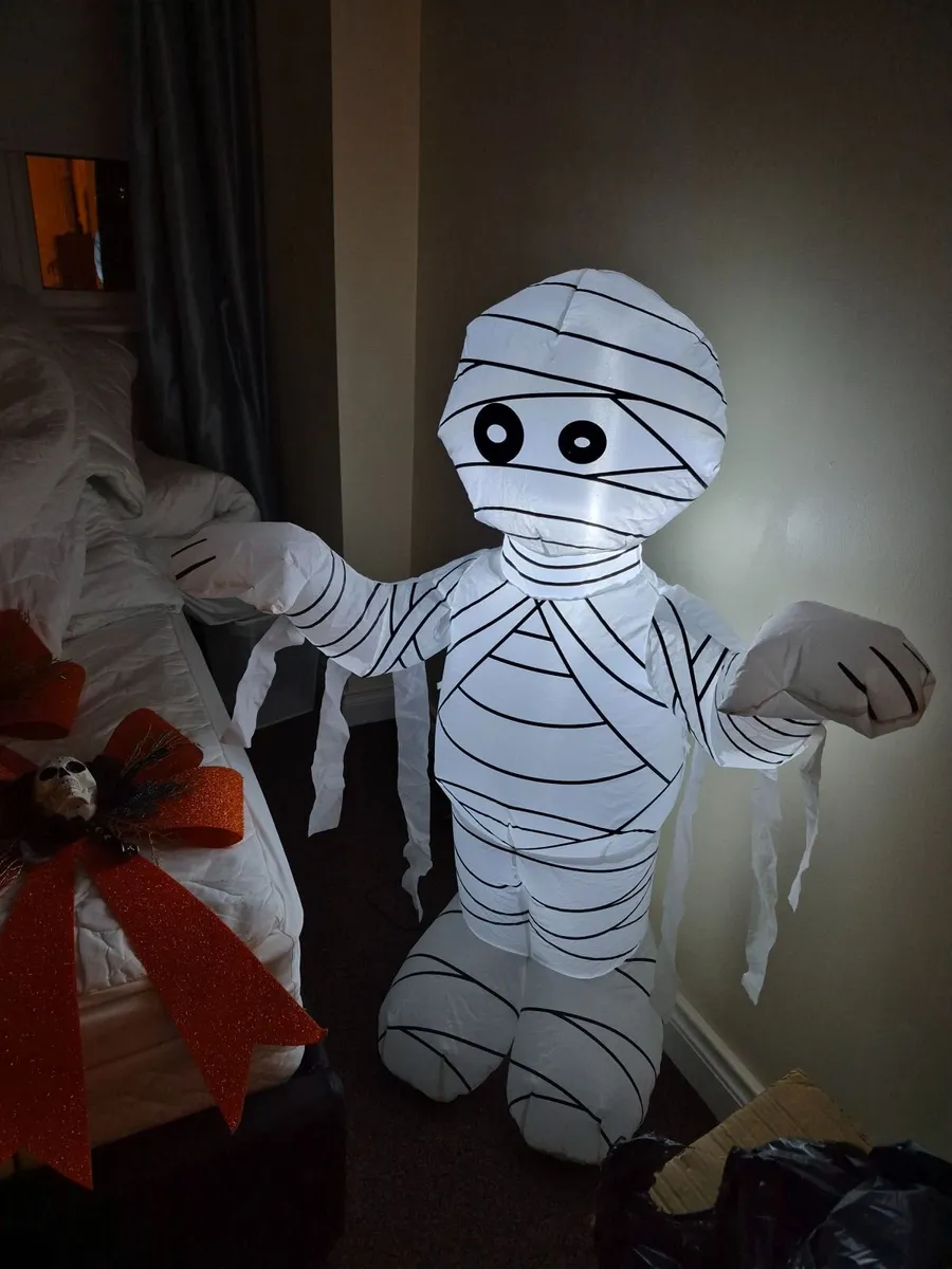 Halloween Decorations - Image 3