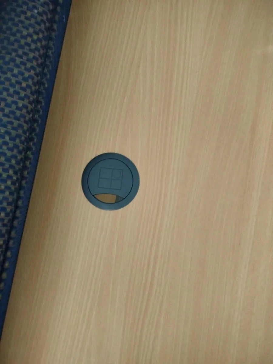 Desk - Image 2