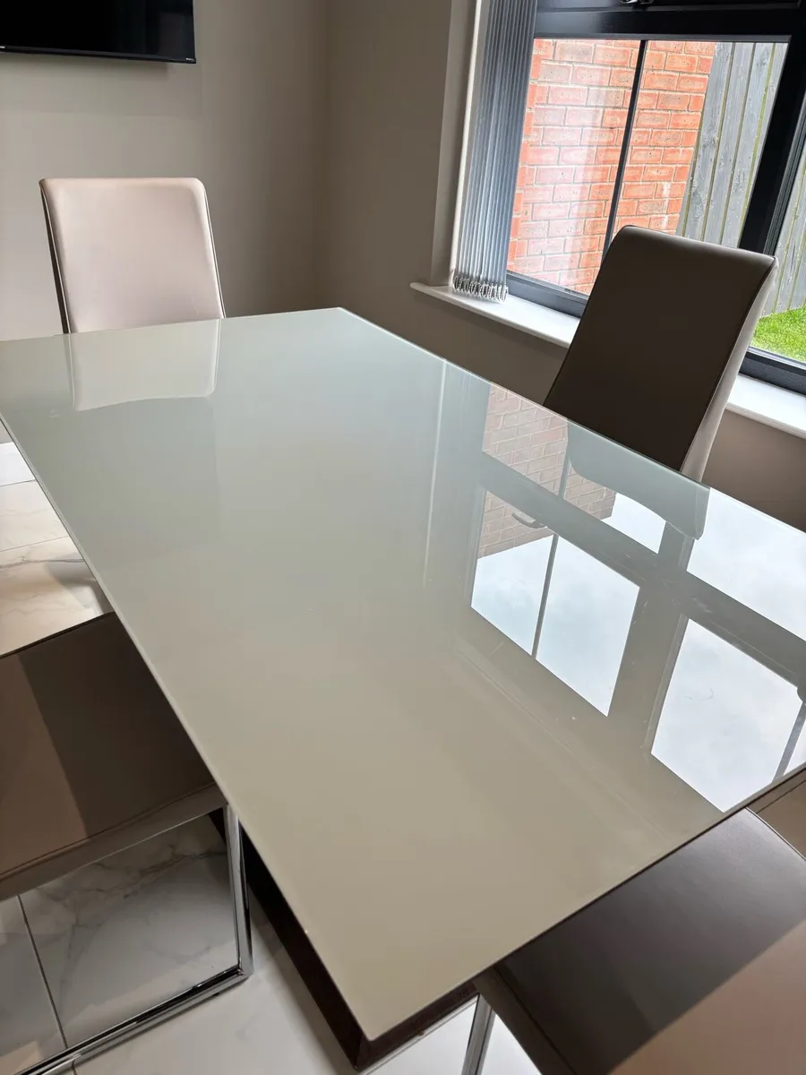 Marteni Fixed Top Dinning Table and 4 Chairs - Image 3