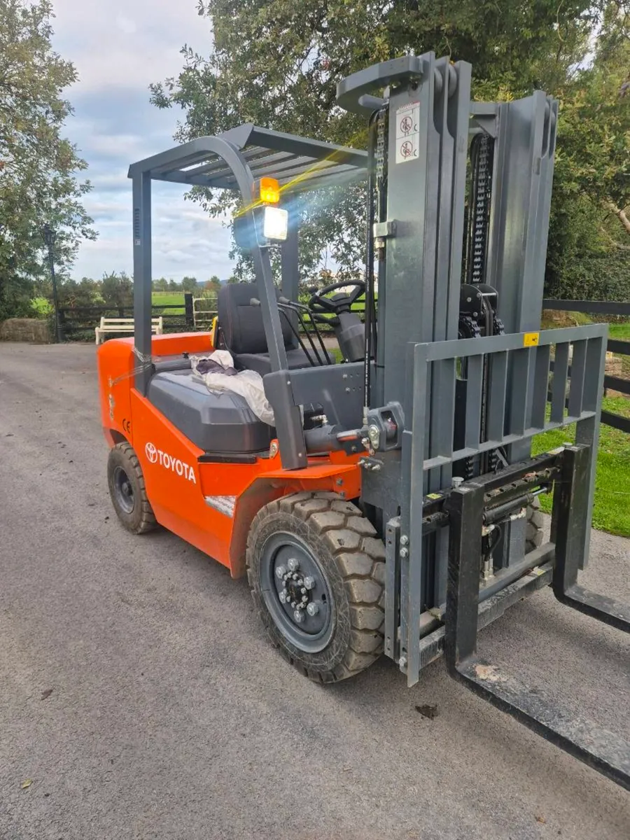 Forklift 3.5 - Image 1