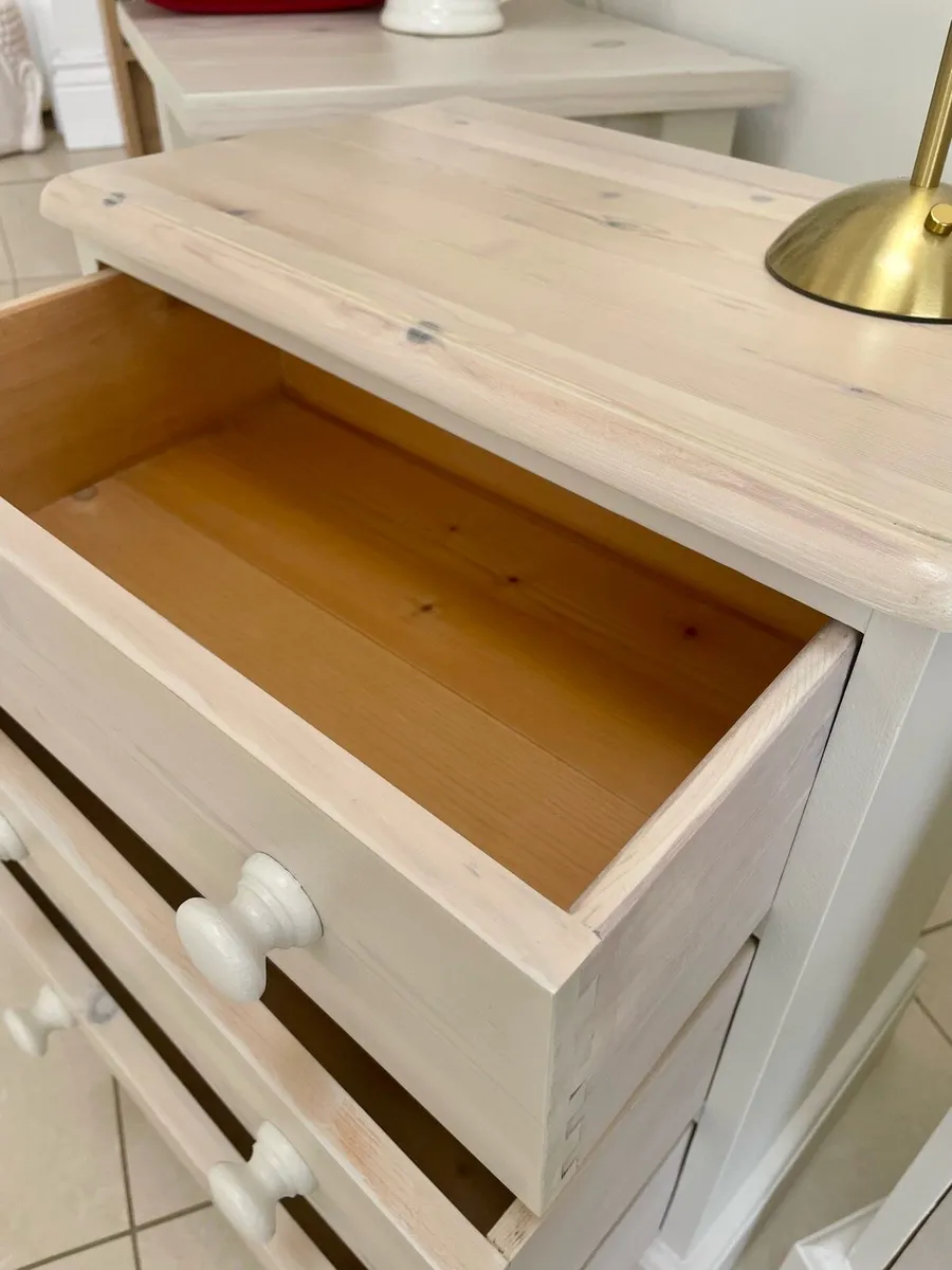 Chest of Drawers and bedside locker - Image 4