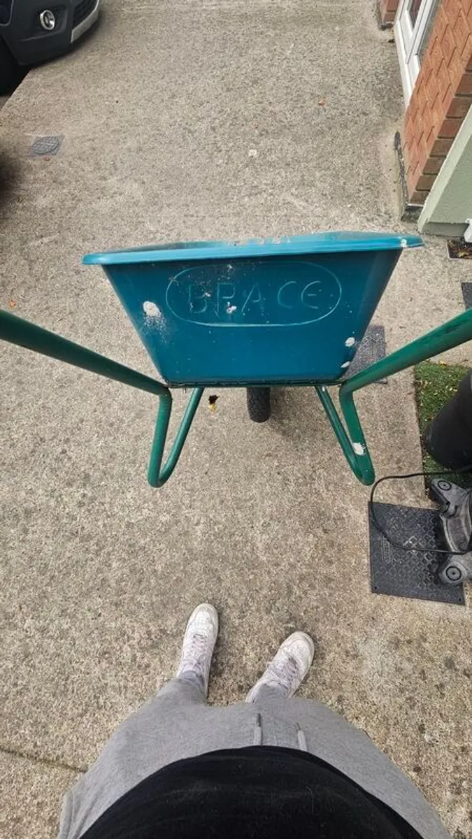 wheel barrow - Image 1