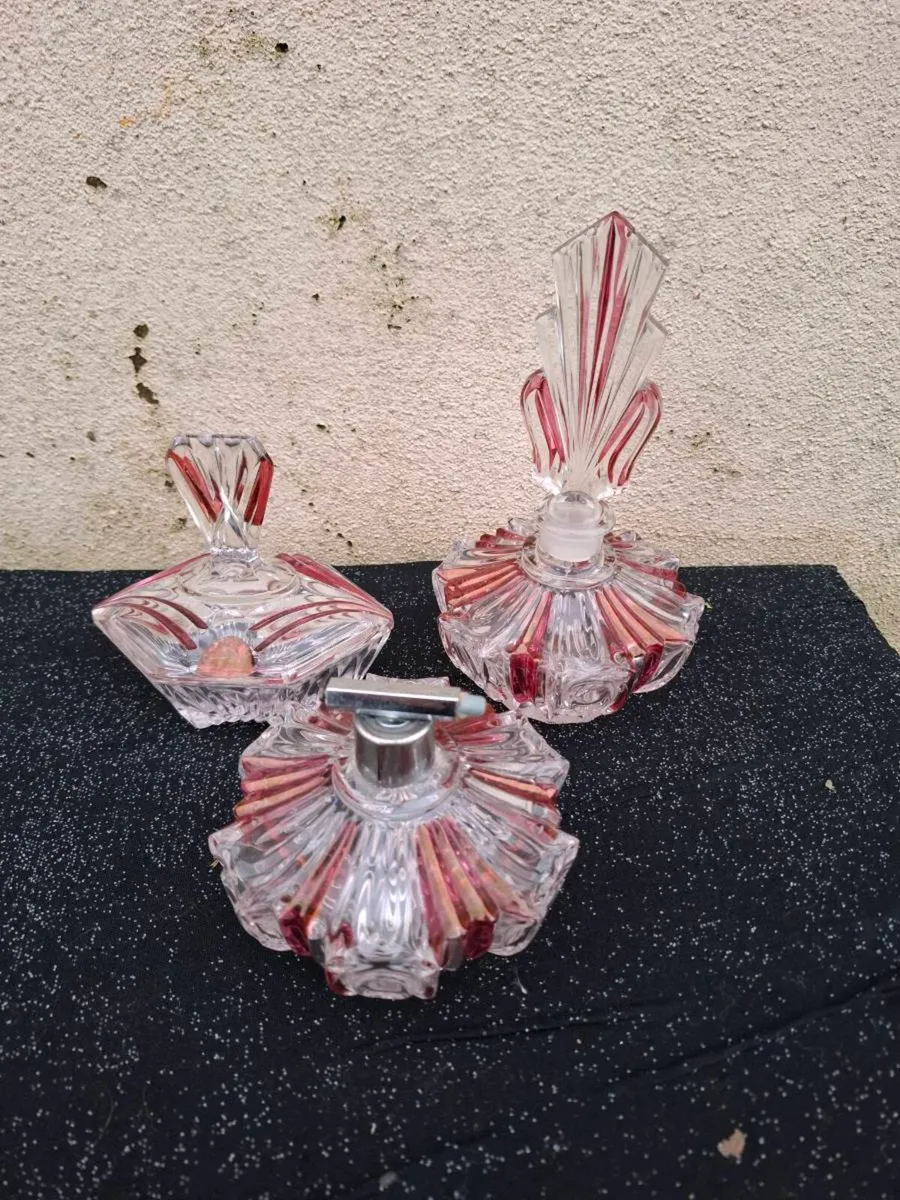 Vintage red perfume bottle set - Image 1