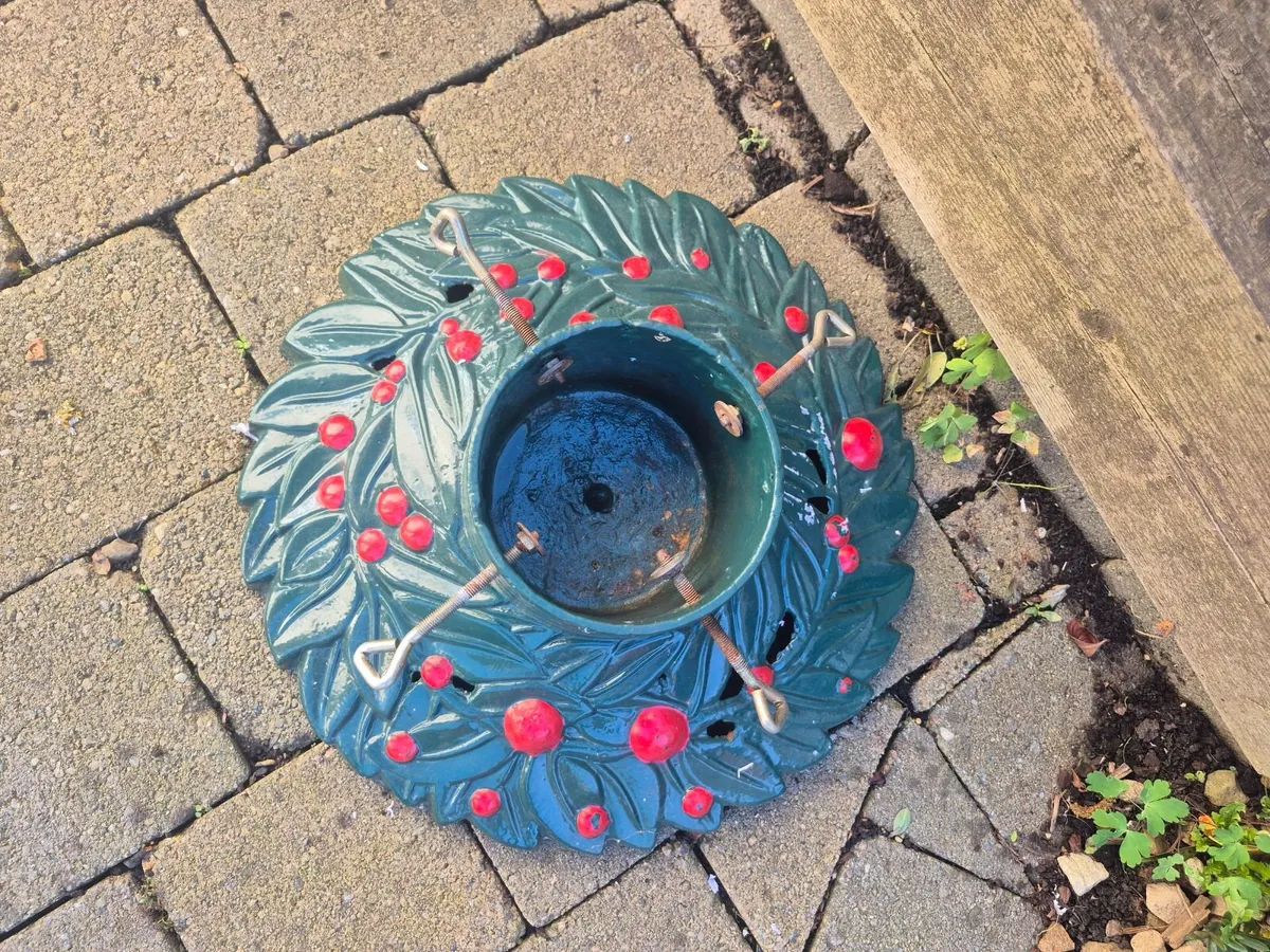 Christmas tree stand - Image 1