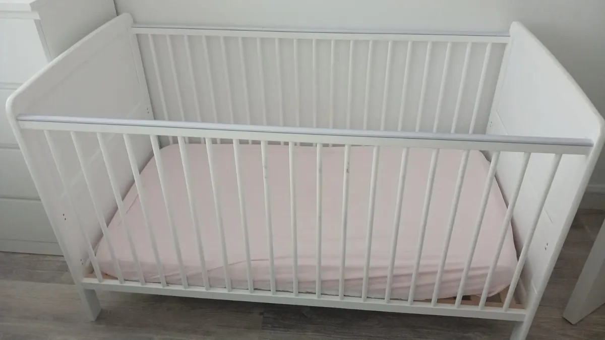 Baby Cot - Image 1