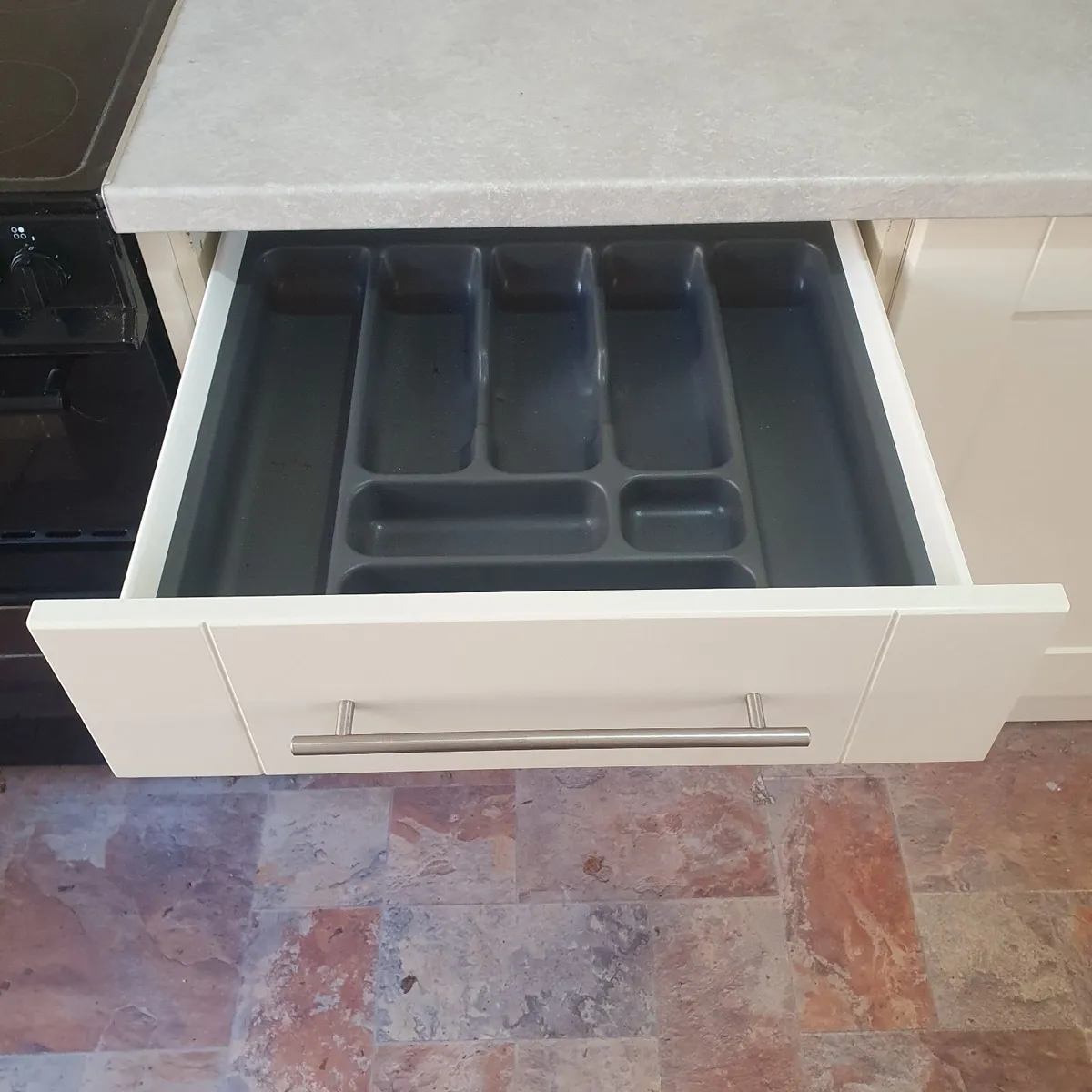 New Kitchen units & sink unit, oven and extractor - Image 3