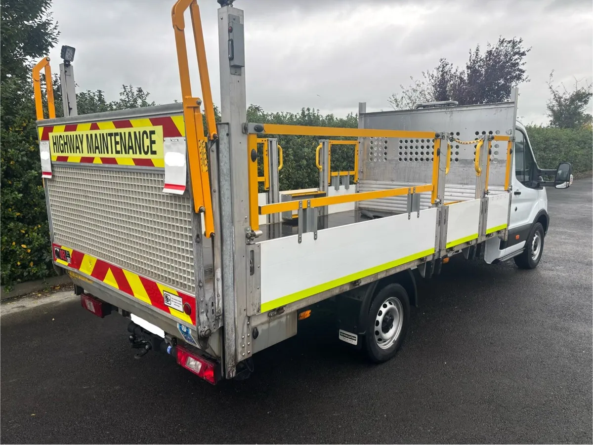 (251) Ford Transit 350 DropSide 2025 - Image 3