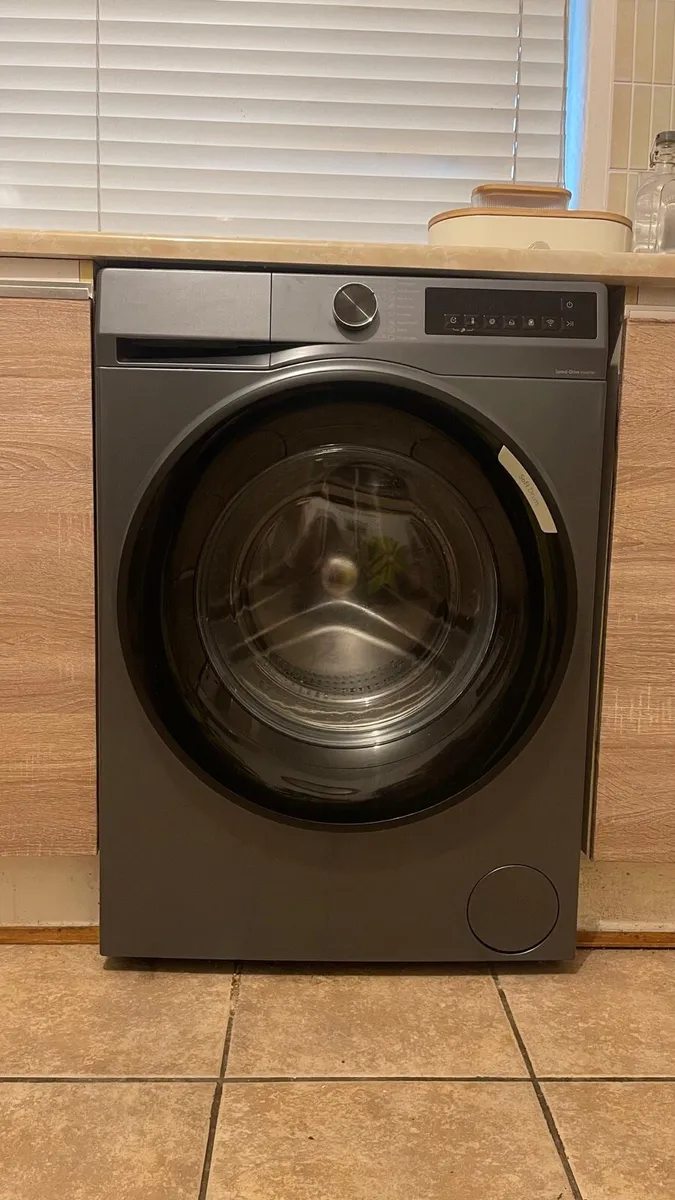 Washing machine - Image 1