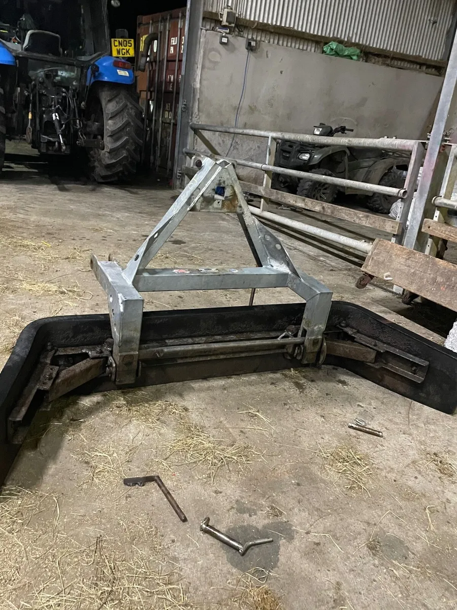 Yard scraper - Image 1