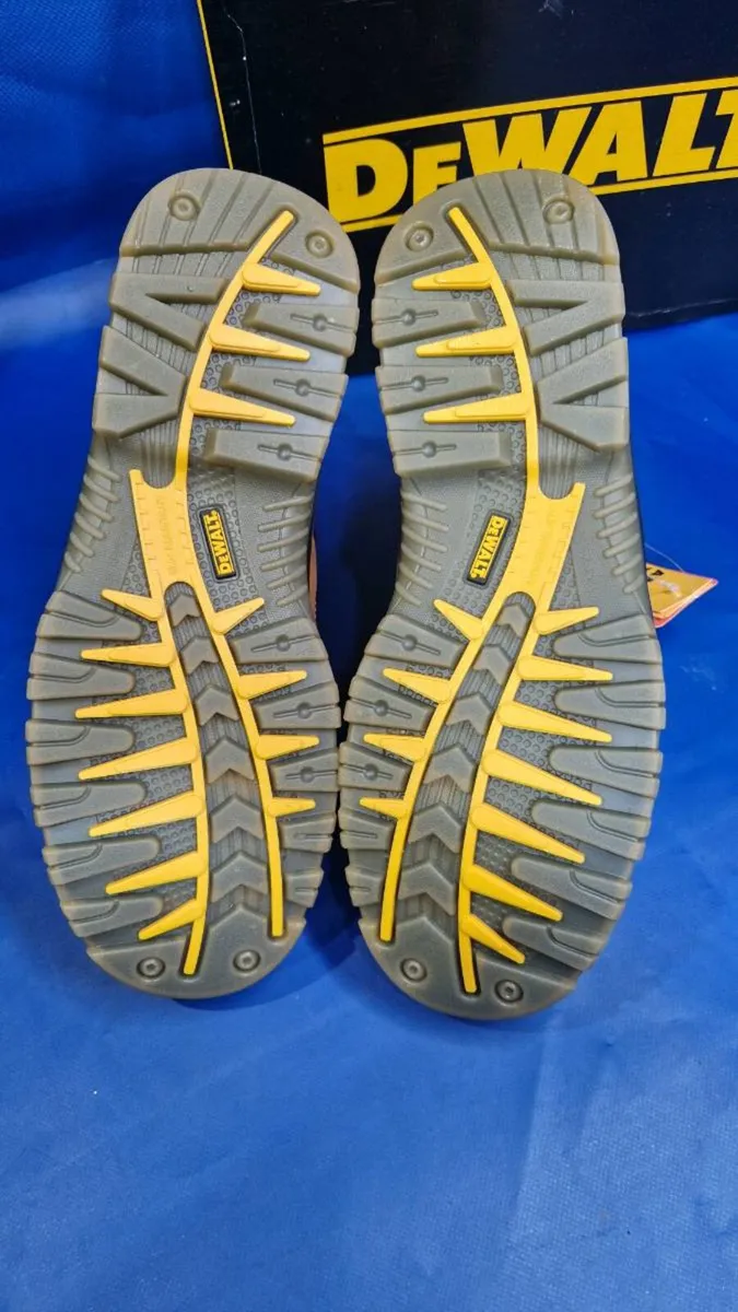 DeWalt Challenger Safety Boots - Image 3