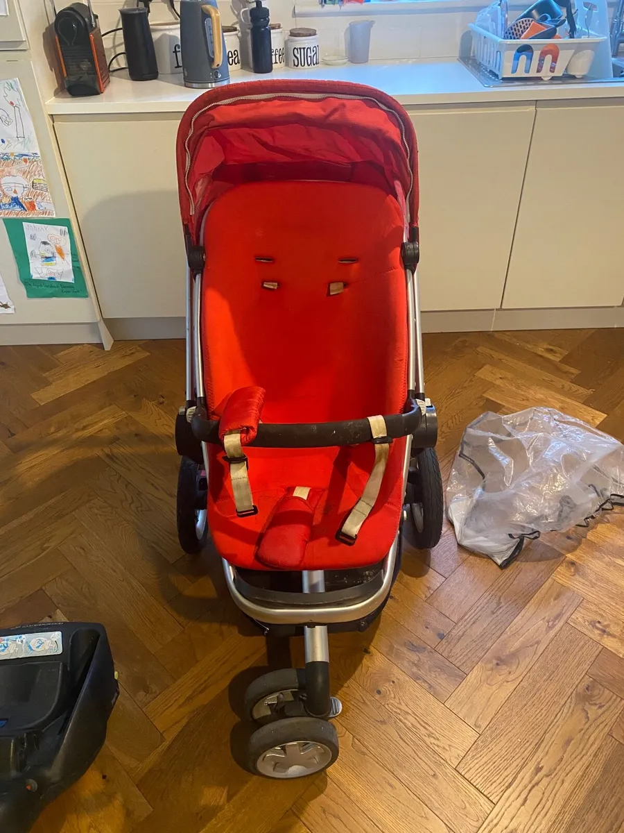 Maxi Cosi Travel System - Image 1