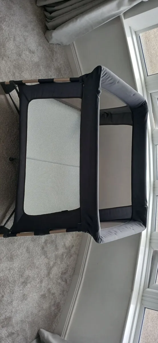 Maxi Cosi 3 in 1 Travel cot - Image 1