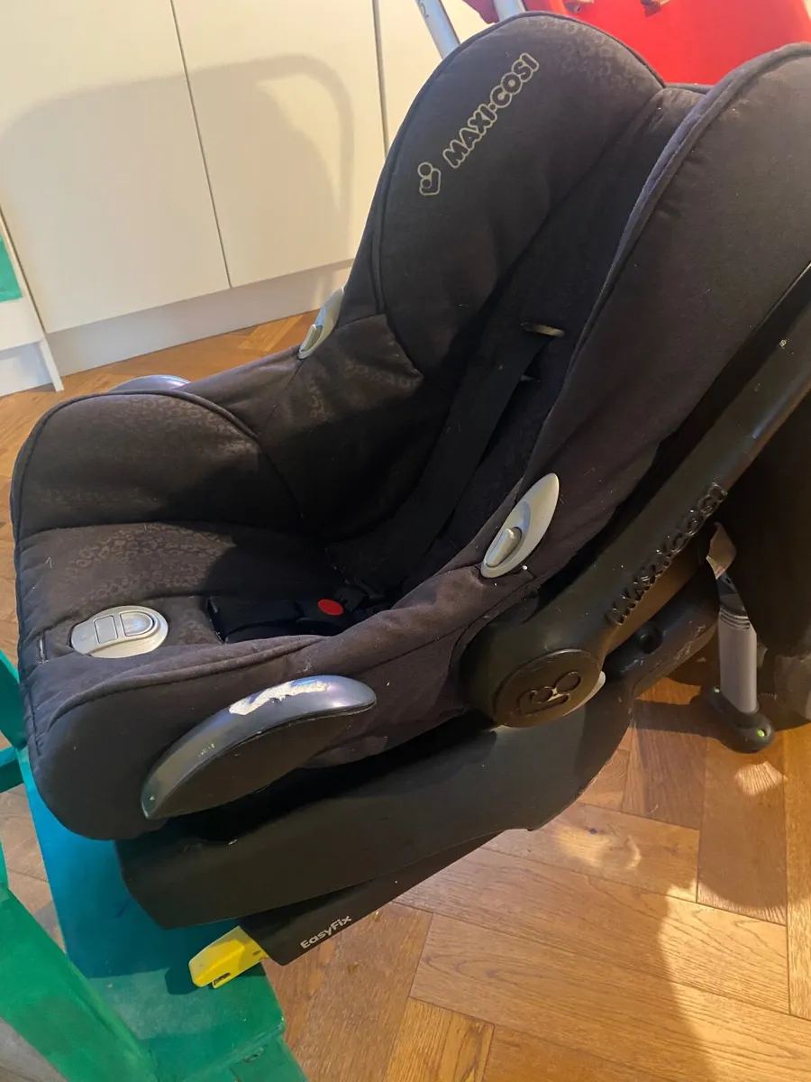 Maxi Cosi Travel System - Image 3