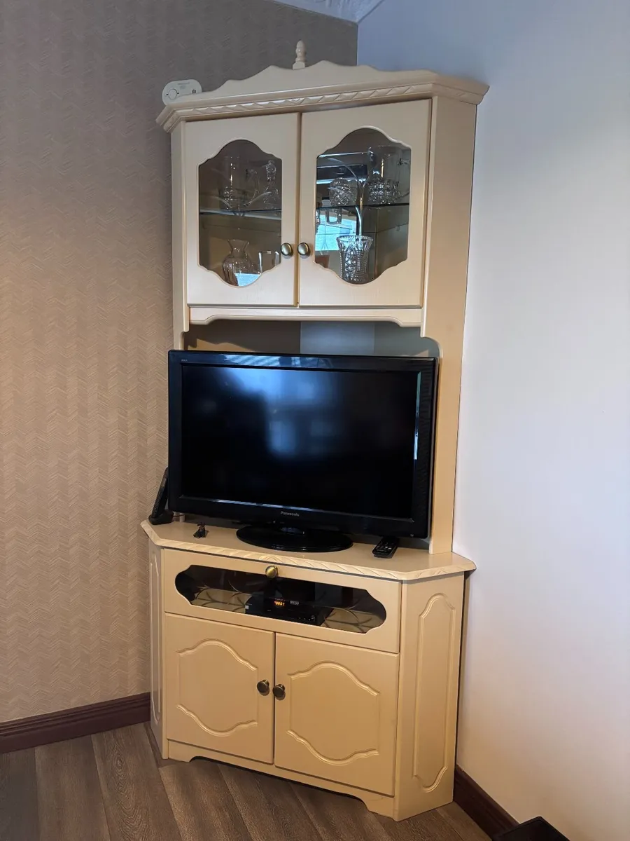 Corner TV unit