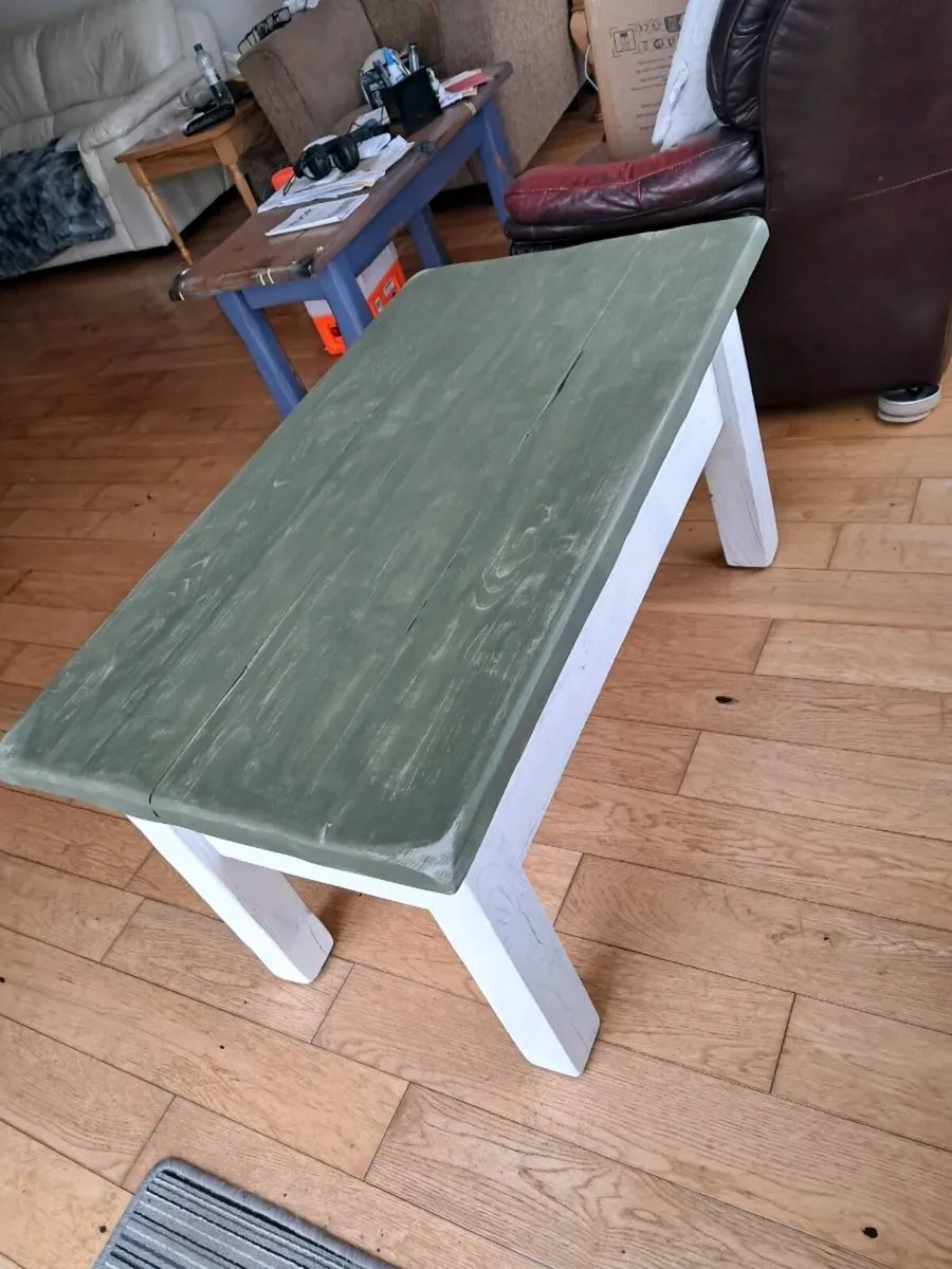 A beautiful hand made coffee table just made and f - Image 2