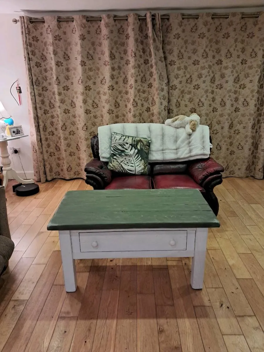 A beautiful hand made coffee table just made and f - Image 4