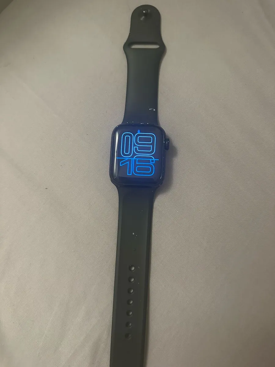 Apple Watch SE3 GPS - Image 1