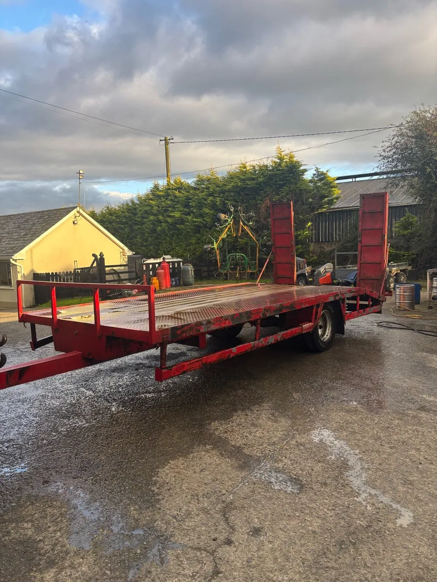 Low loader - Image 1
