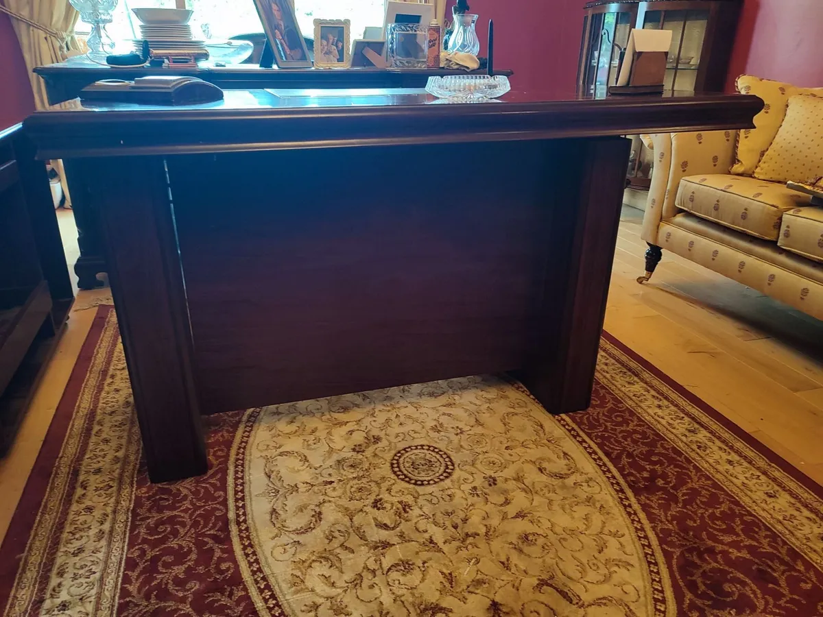 Office desk and chair - Image 4