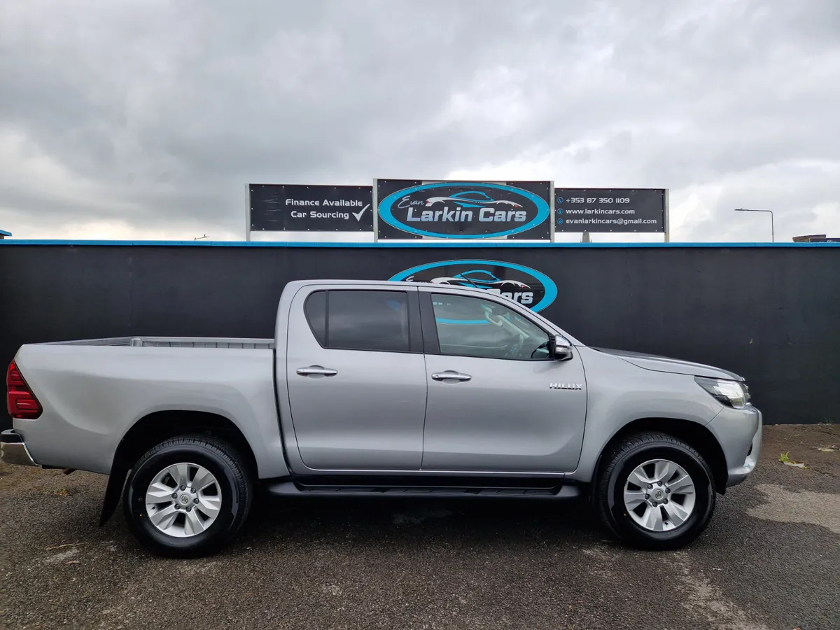 Toyota Hilux 2017 New Chassis Only 44,000 Miles - Image 3