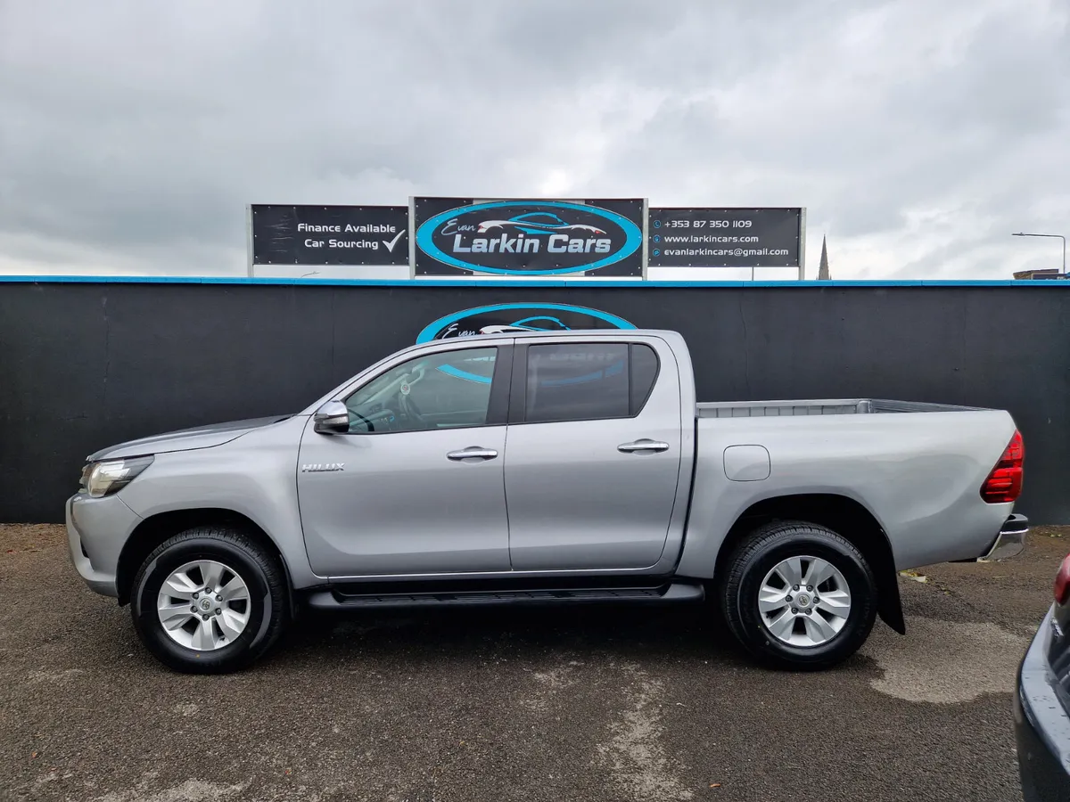 Toyota Hilux 2017 New Chassis Only 44,000 Miles - Image 4