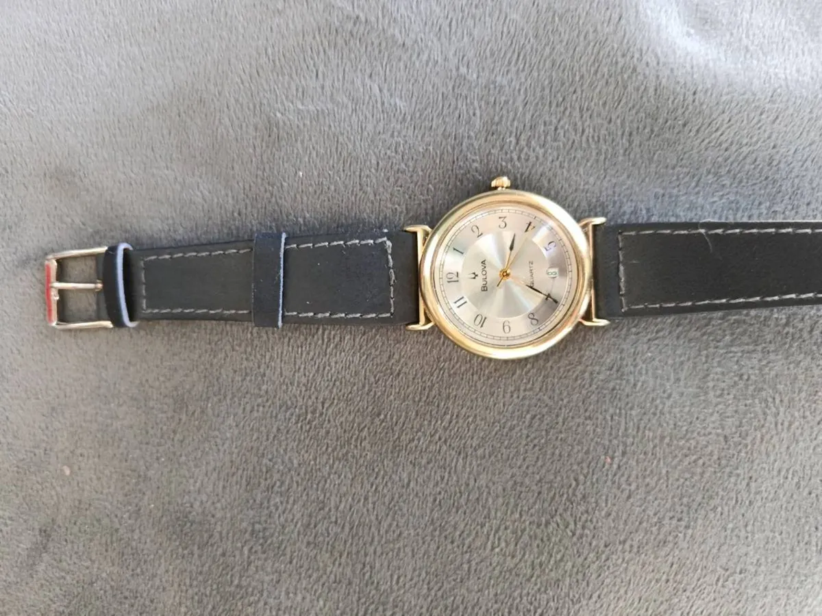 Vintage Bulova Gold-Tone Quartz Dress Watch with T - Image 3