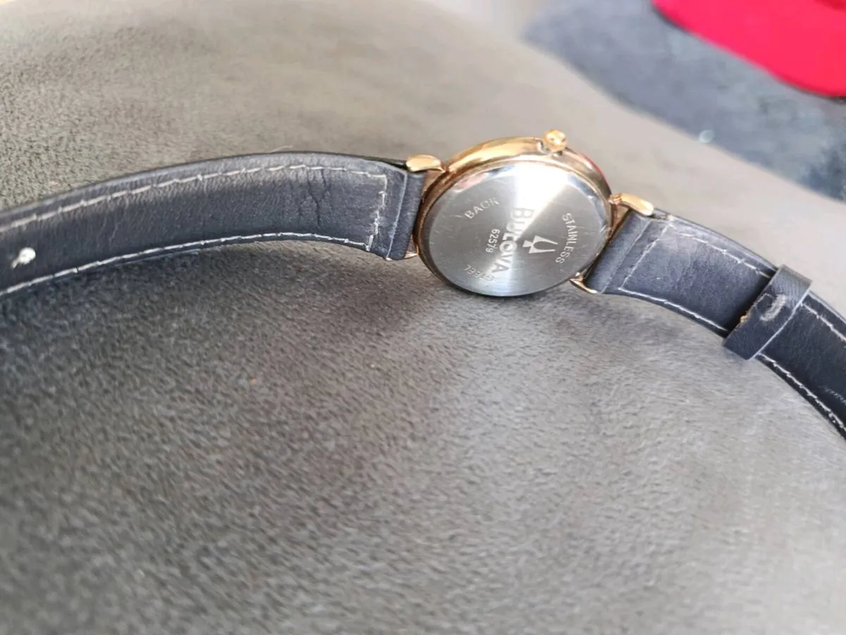 Vintage Bulova Gold-Tone Quartz Dress Watch with T - Image 4