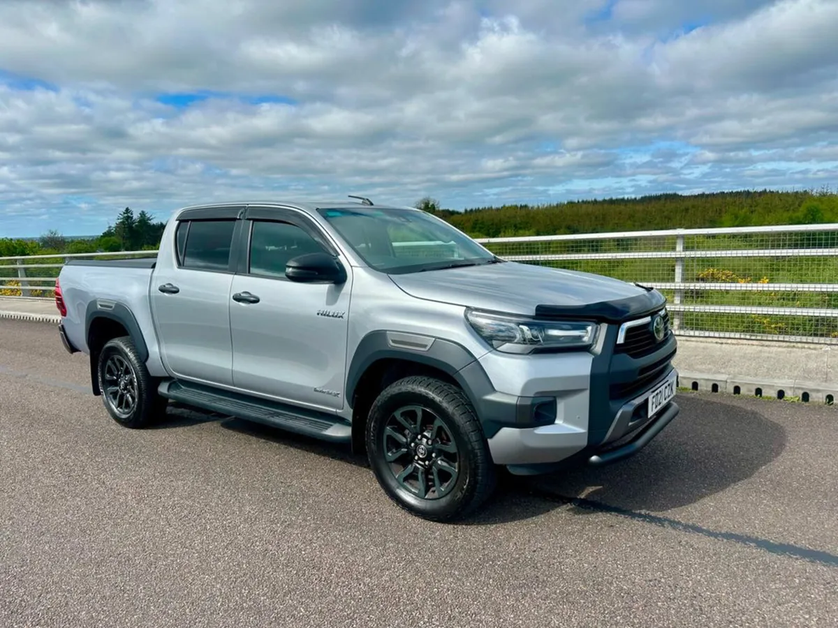 2021 Toyota Hilux Invincible x - Image 1