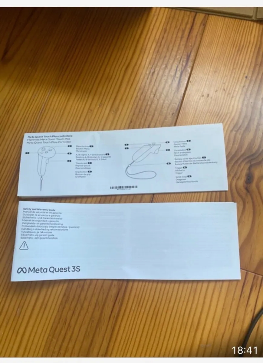 VR Headset - Image 2