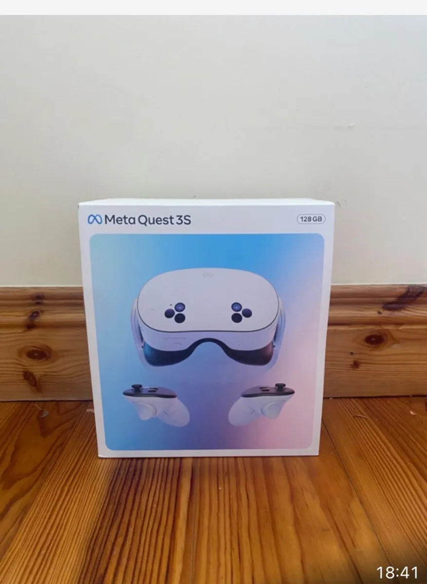 VR Headset - Image 1