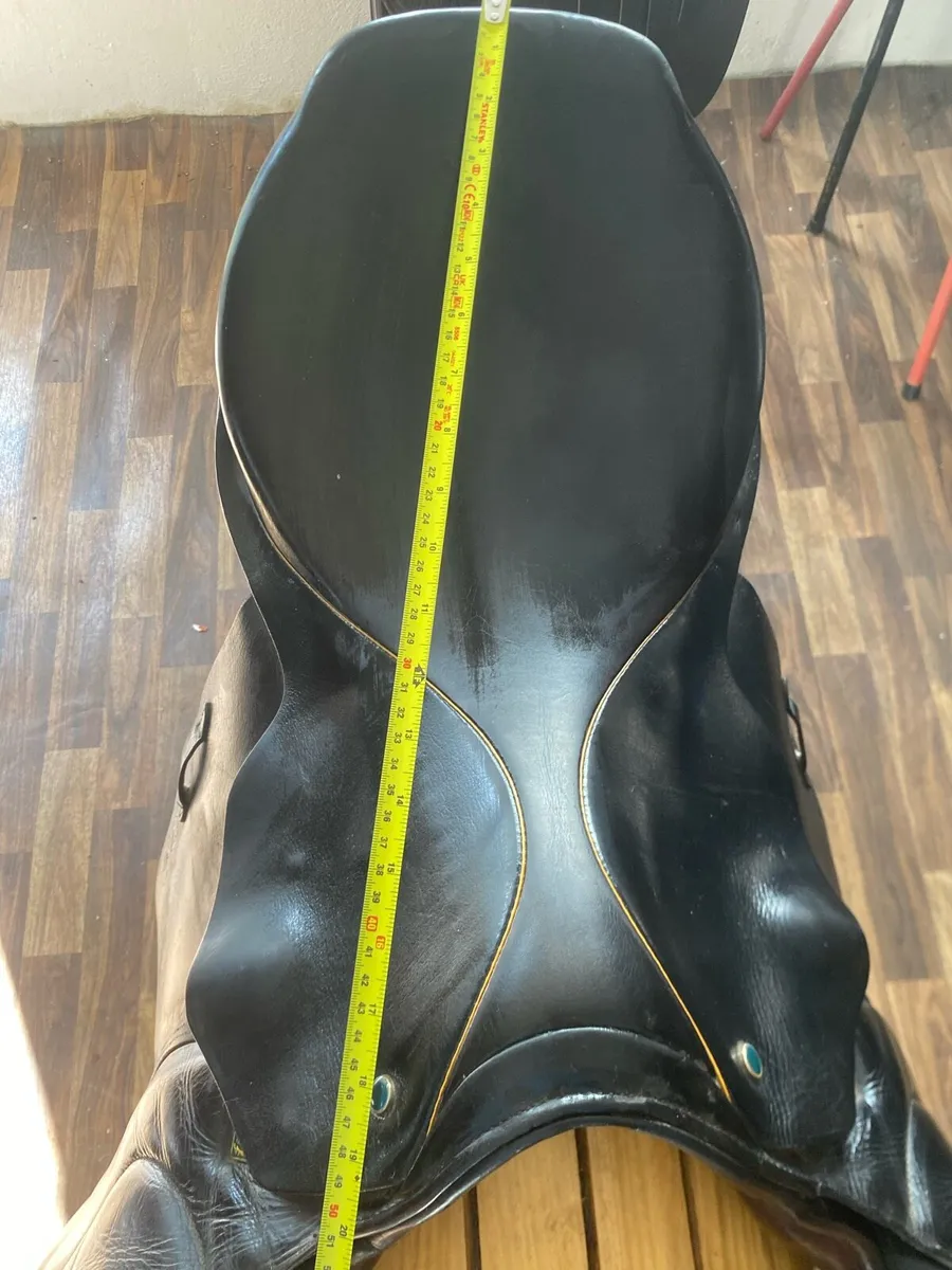 Stubben Siegfried CS 18” jump saddle - Image 2