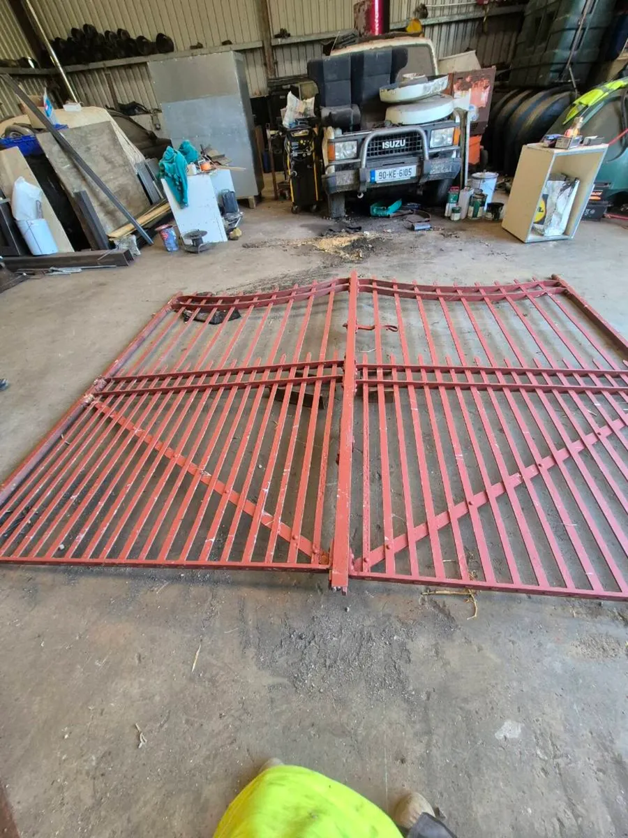 Gate's - Image 4