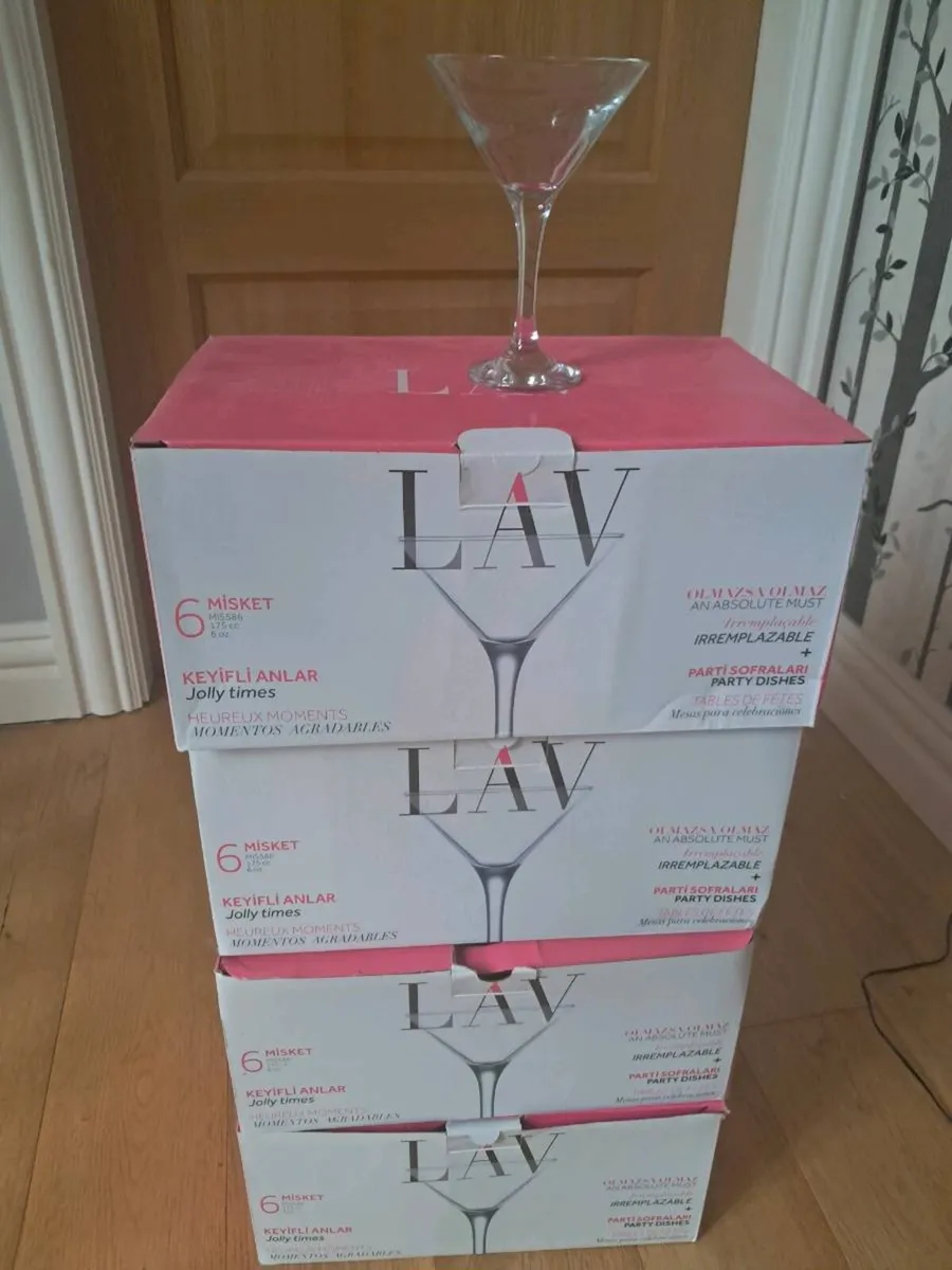 Wine glasses & cocktail glasses - Image 1