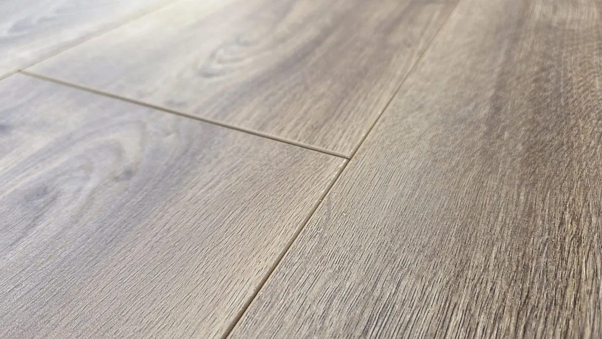 Furlong Hydro 12mm Laminate - Image 1