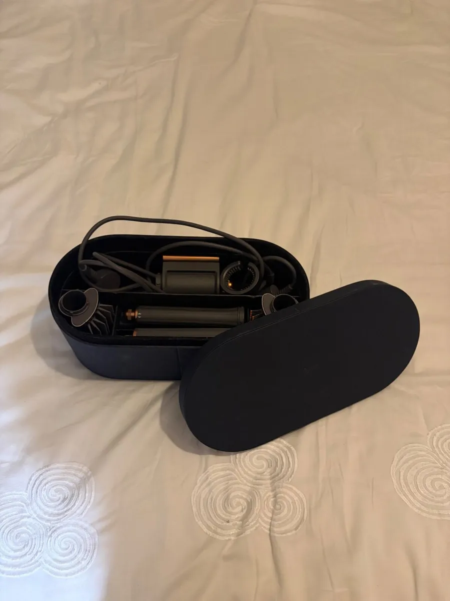 Dyson airwrap - Image 1