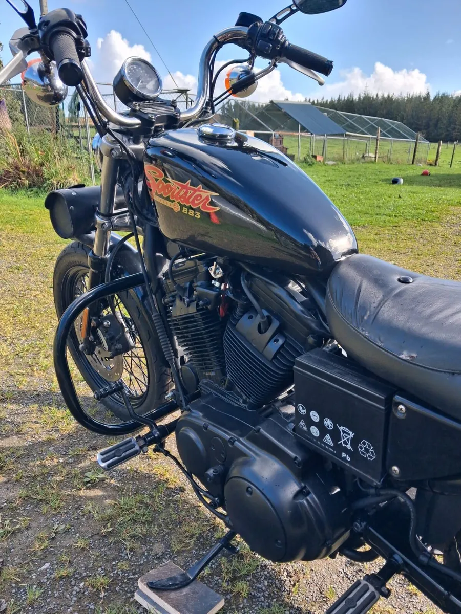 Harley Davidson 883 - Image 2