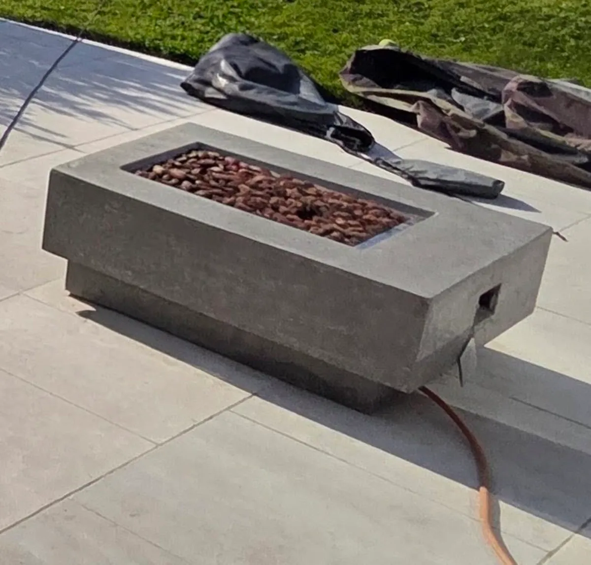 Elementi Manhattan Square Concrete Gas Fire Pit - Image 4