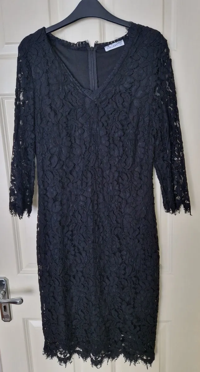 Gallery Dress  UK14 - Image 1