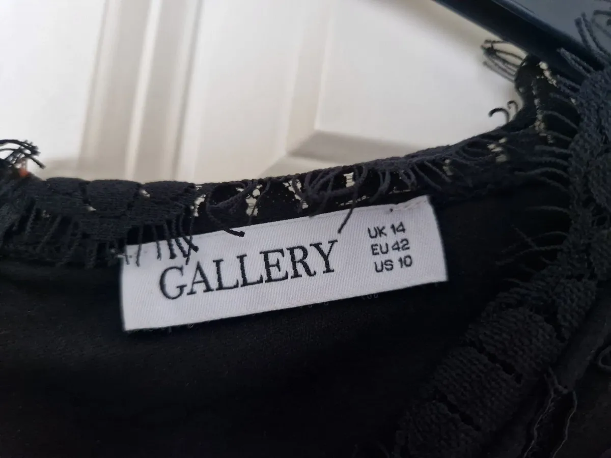 Gallery Dress  UK14 - Image 4
