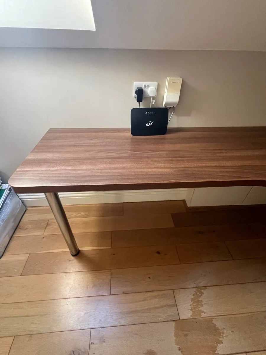 Desk - Image 4