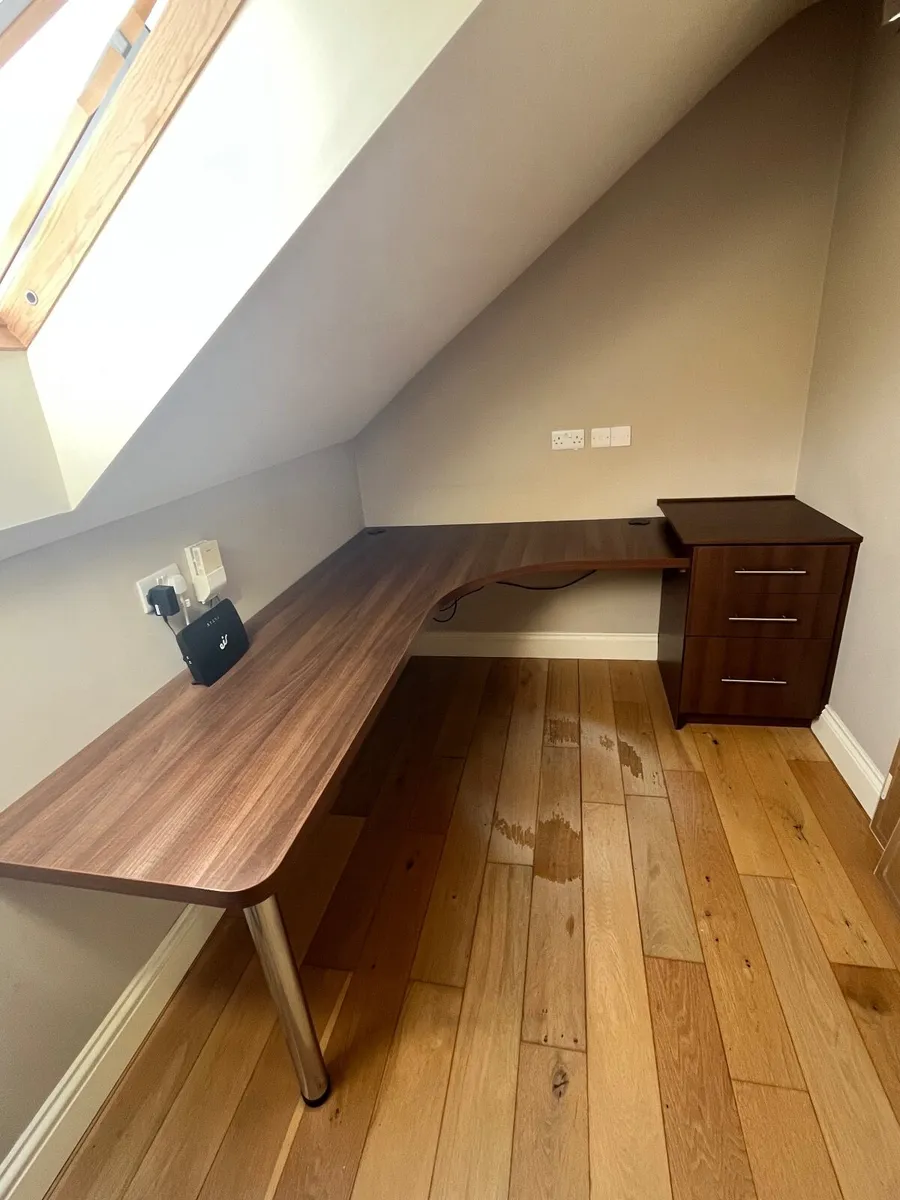 Desk - Image 1