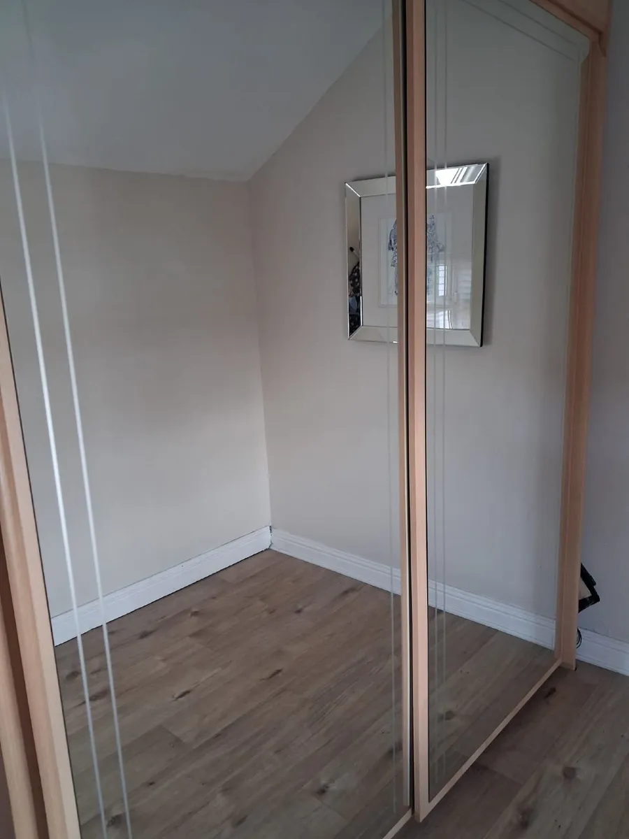 Mirrored Sliding Wardrobe - Image 4